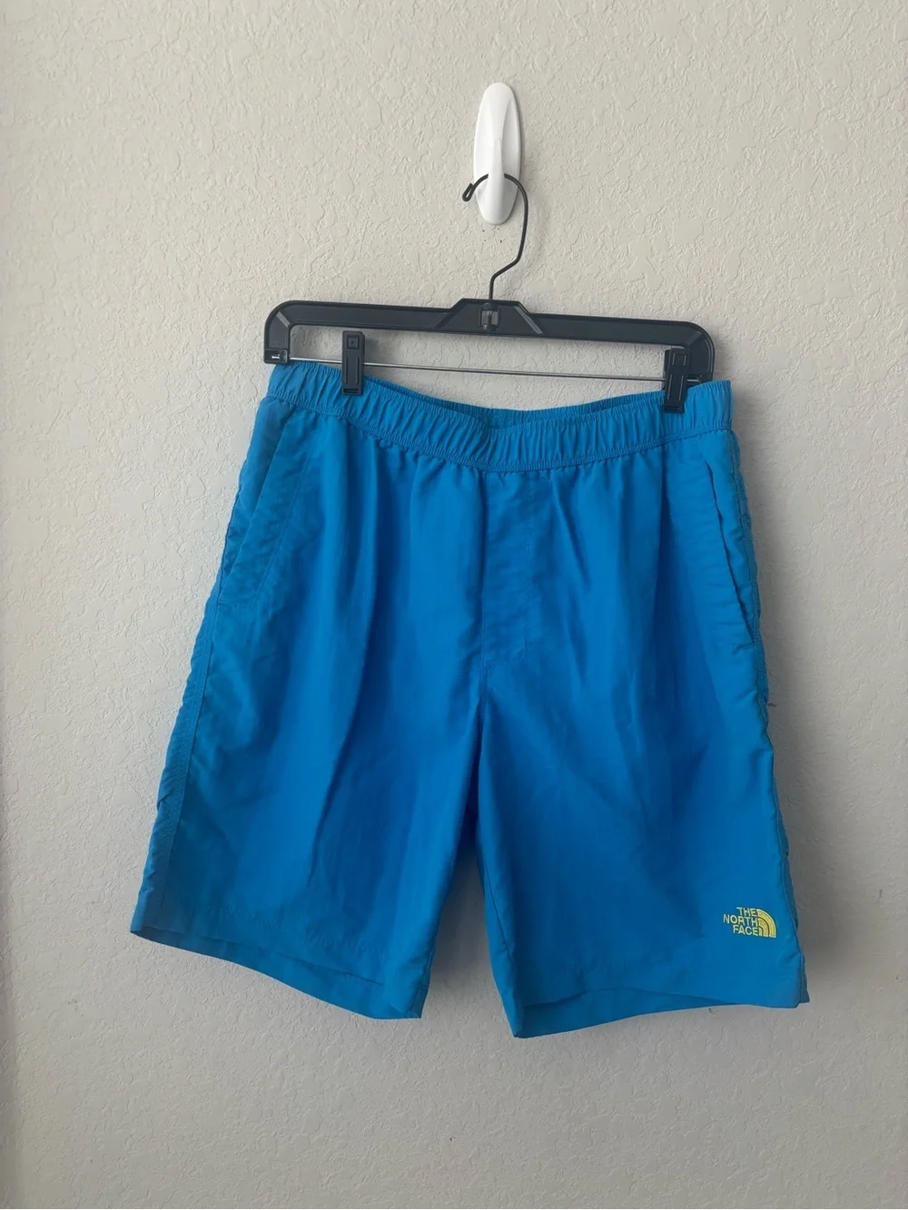 The North Face Vibrant Blue Outdoor Shorts size Medium